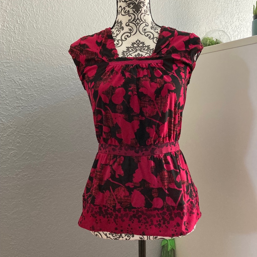 🍀 4 for $24: Vintage V2K DKNY black/red cap sleeve babydoll blouse